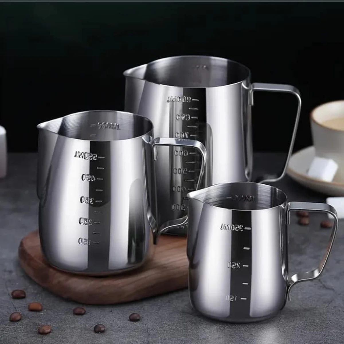 Stainless steel mug with measurement marking 400 ml