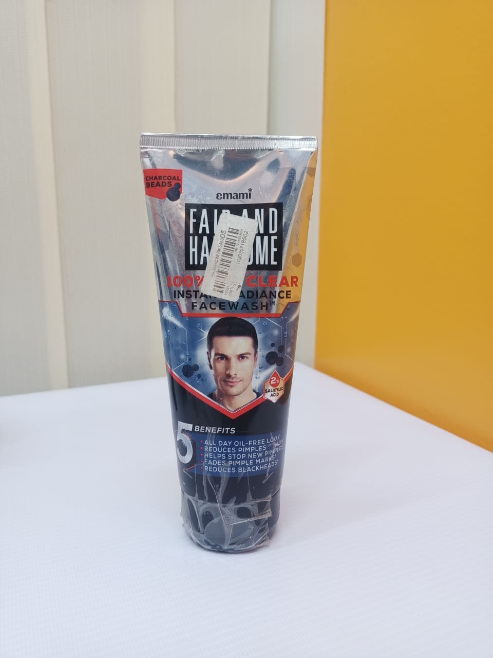 Emami Fair and Handsome 100% Clear Instant Radiance Facewash