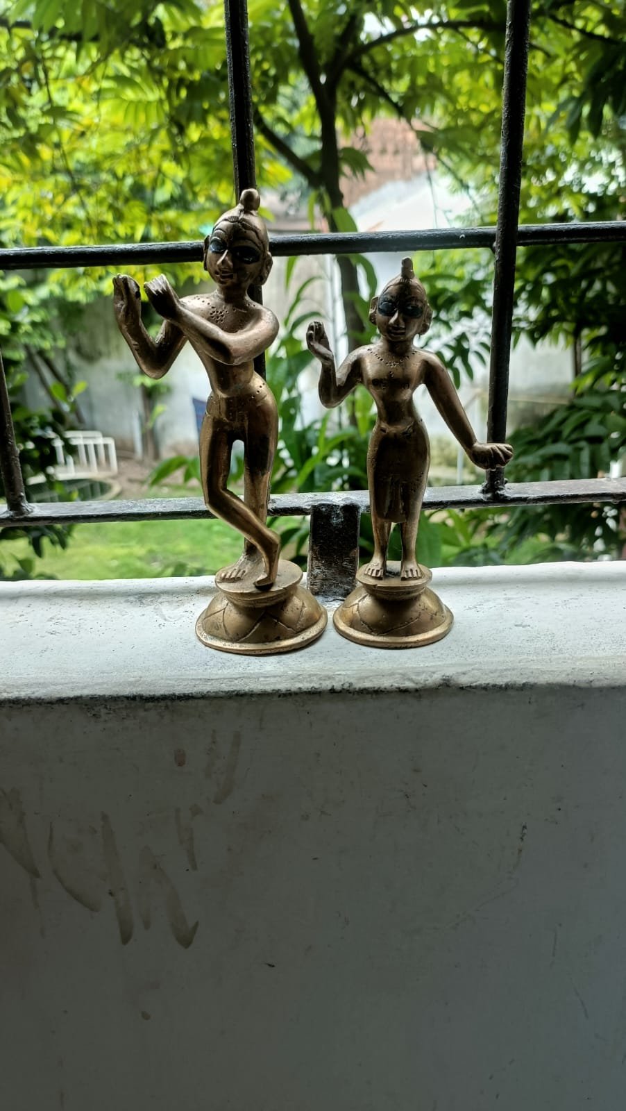 খাঁটি পিতলের রাধা–কৃষ্ণ যুগল মূর্তি