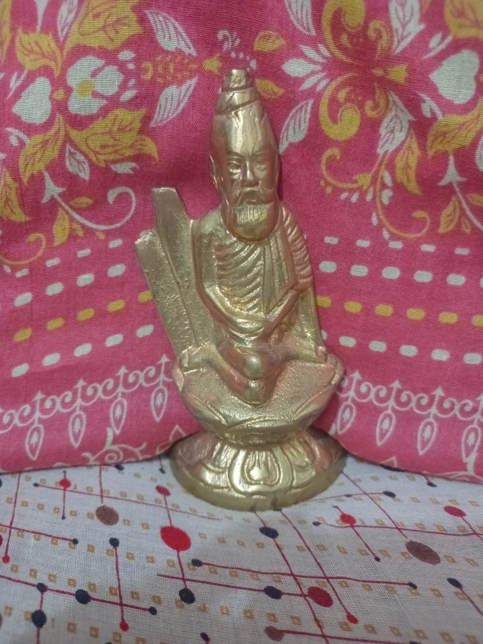 পিতল দিয়ে তৈরি  বাবা লোকনাথ মূর্তি