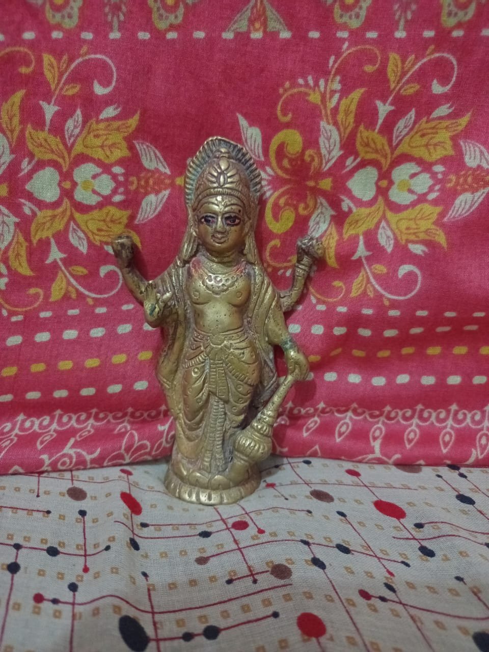 পিতলের নারায়ণ মূর্তি