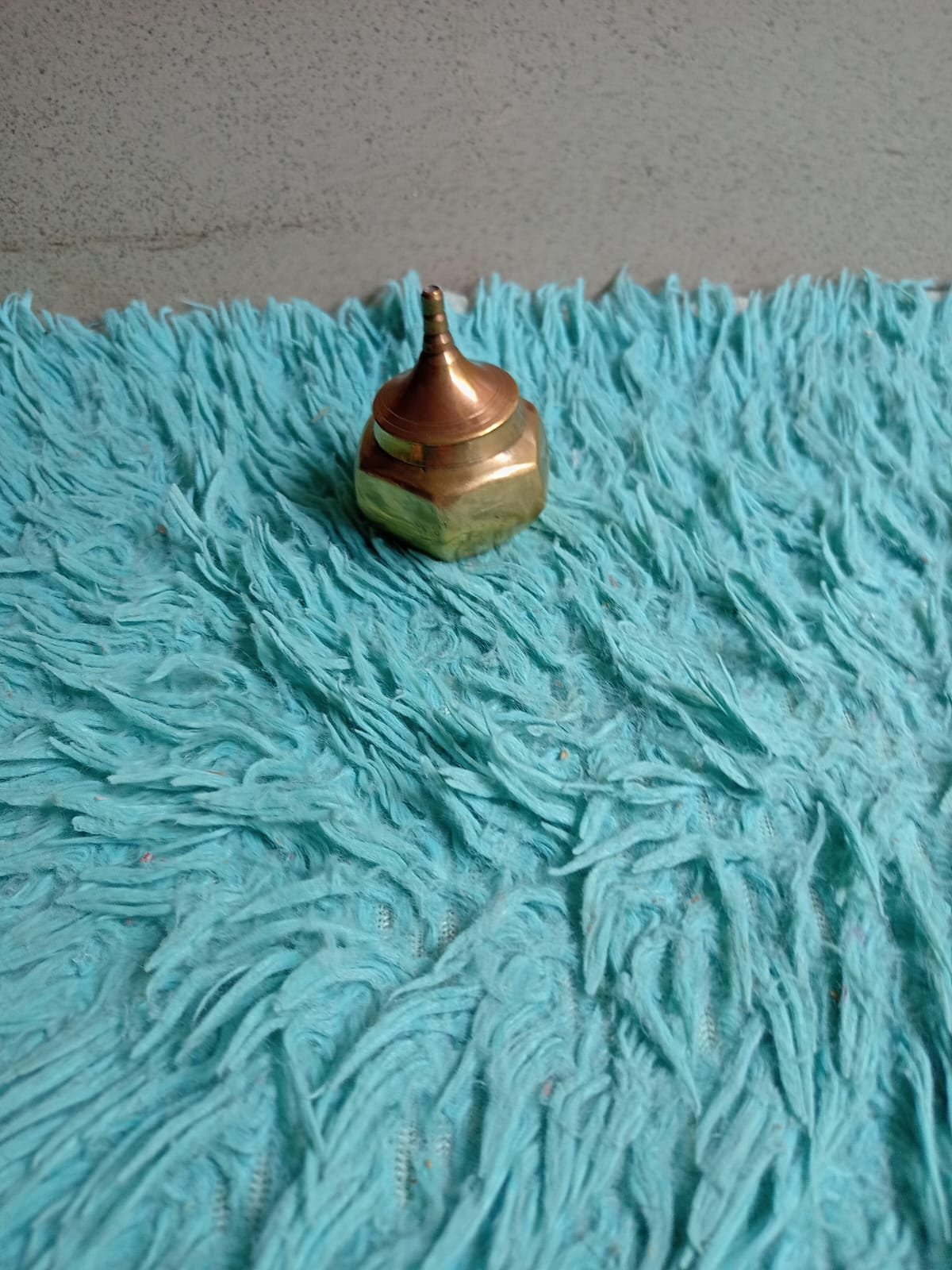 ঐতিহ্যবাহী পিতলের সিঁদুর বাক্স