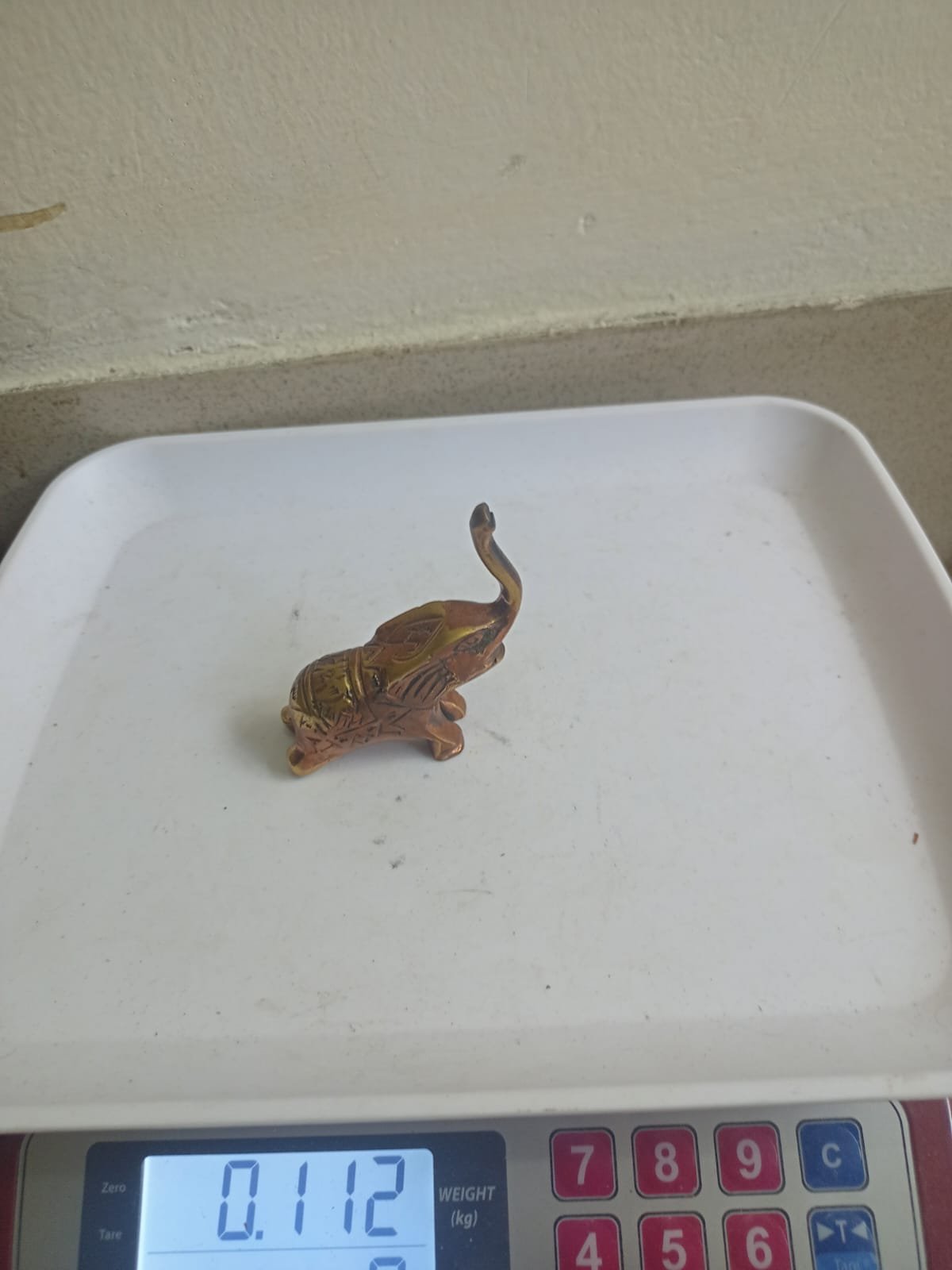 ছোট পিতলের হাতির মূর্তি