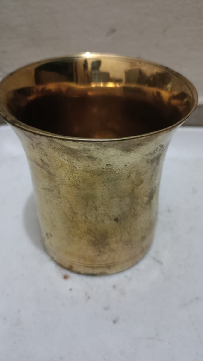 একটি ঐতিহ্যবাহী পানীয় পাত্র