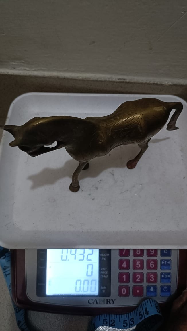 ভিনটেজ পিতলের ঘোড়ার মূর্তি