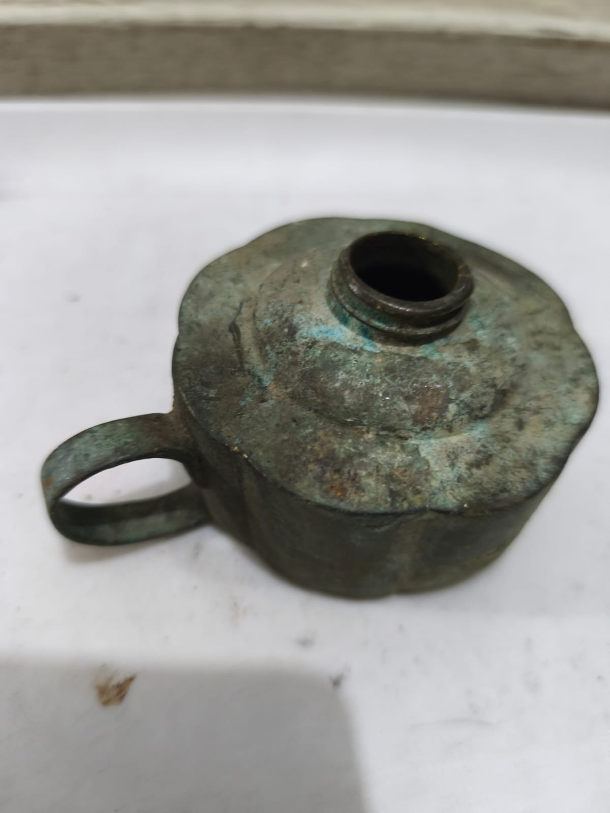 প্রাচীন পিতলের কালির পাত্র