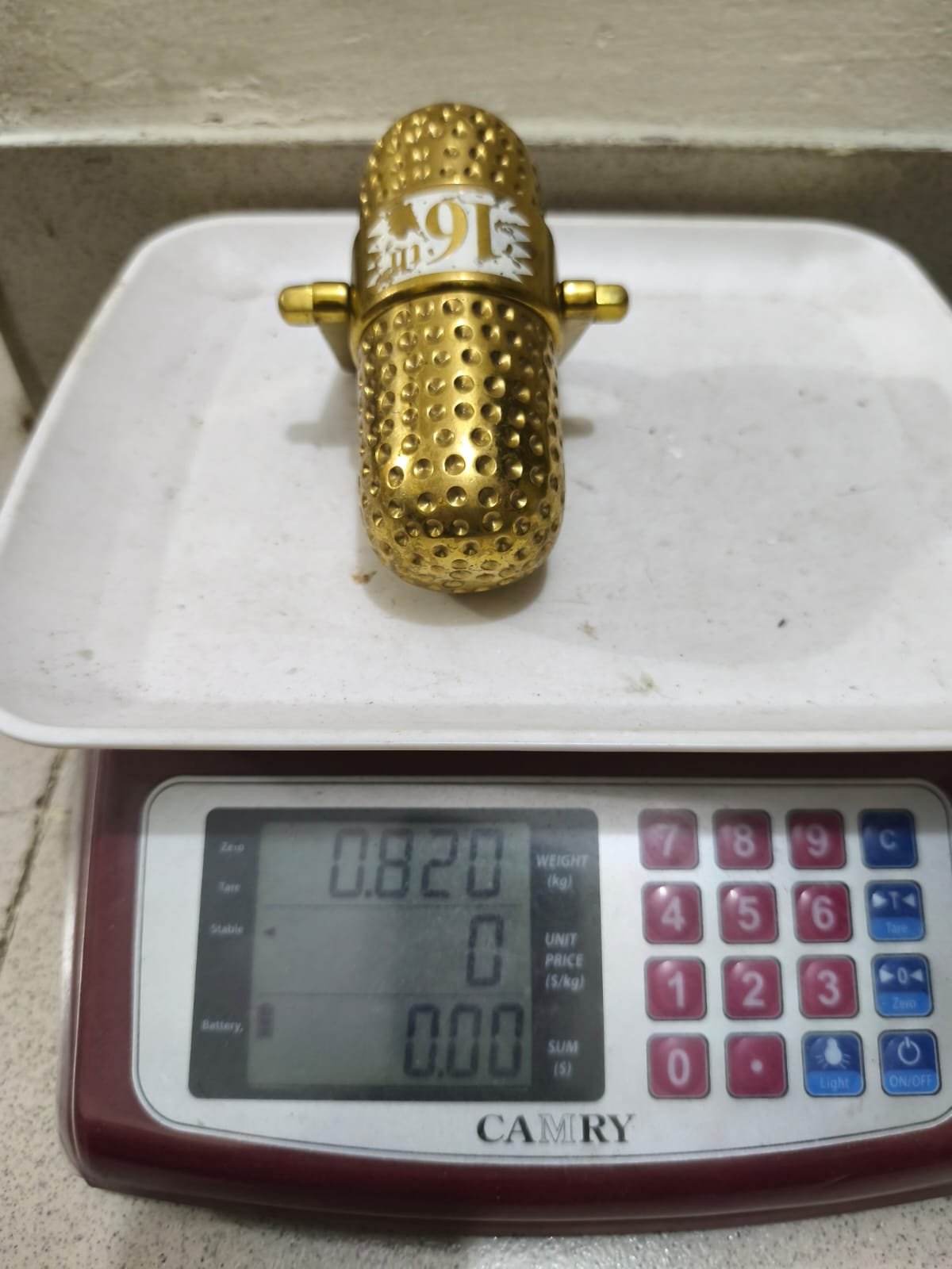 পিতলের আনকমন একটি শোপিচ