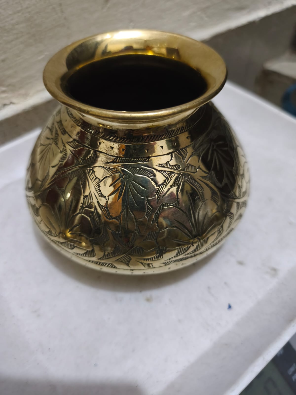 একটি পিতলের  কলস বা লোটা