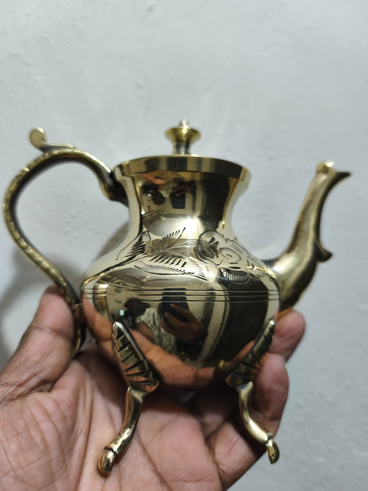 পিতলের  চায়ের কেতলি বা টিপট