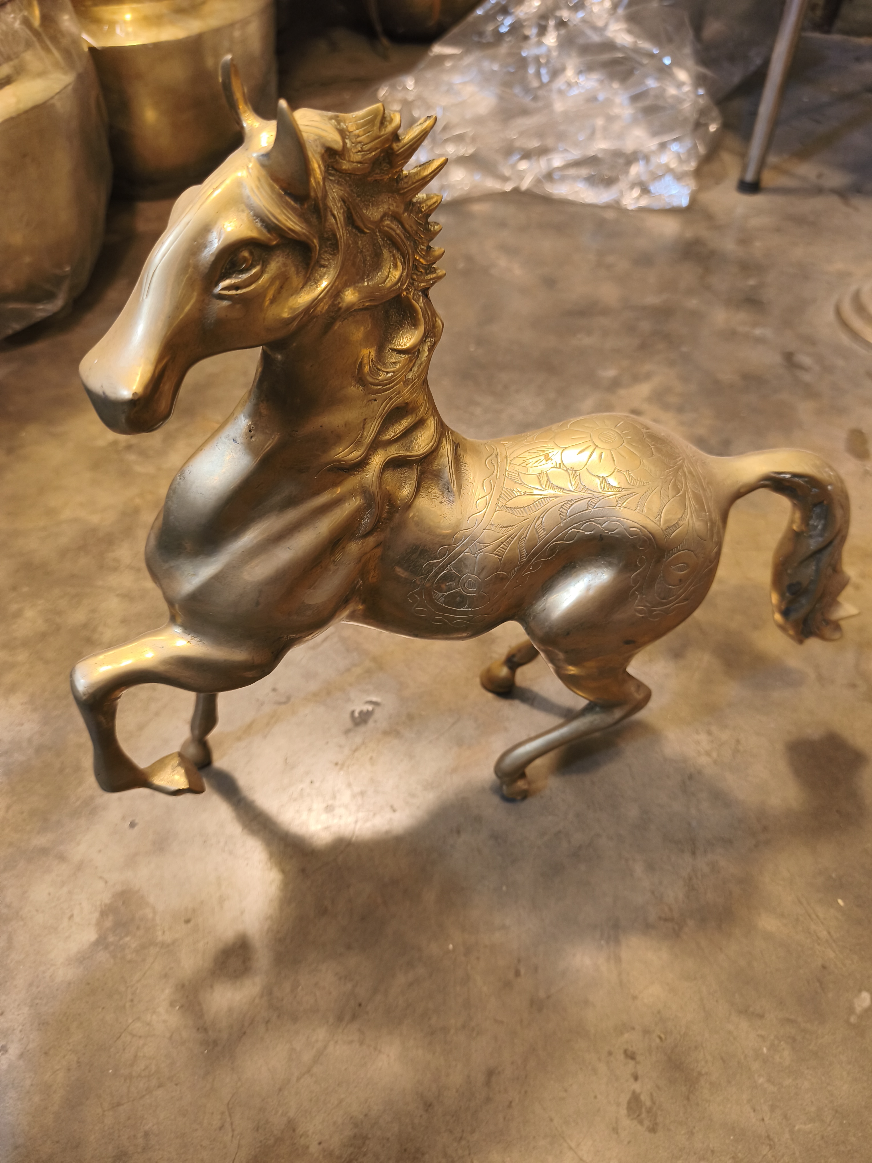 পিতলের ঘোড়ার মূর্তি