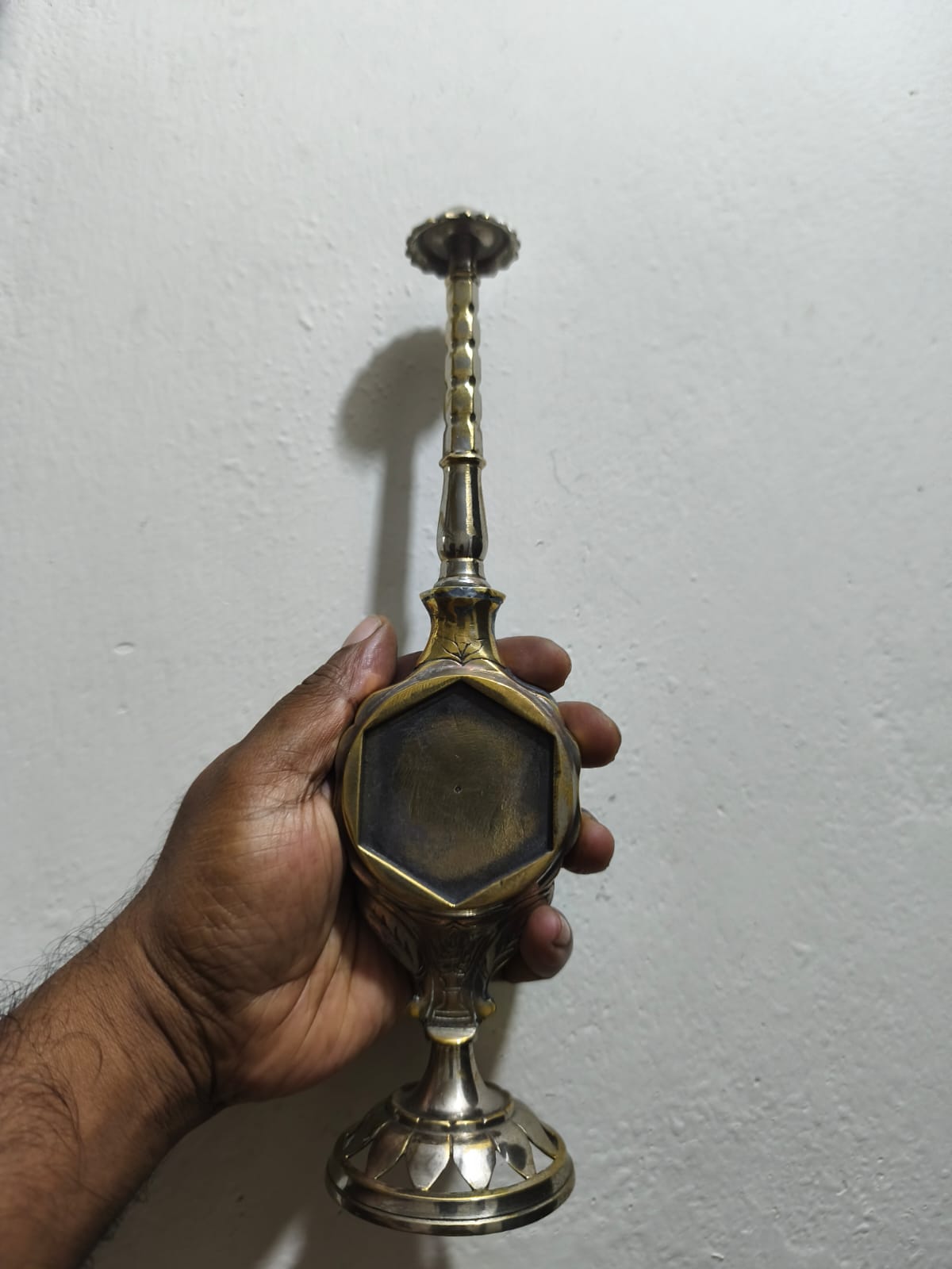 পিতলের  গোলাপ পাশ বা গোলাপদানি