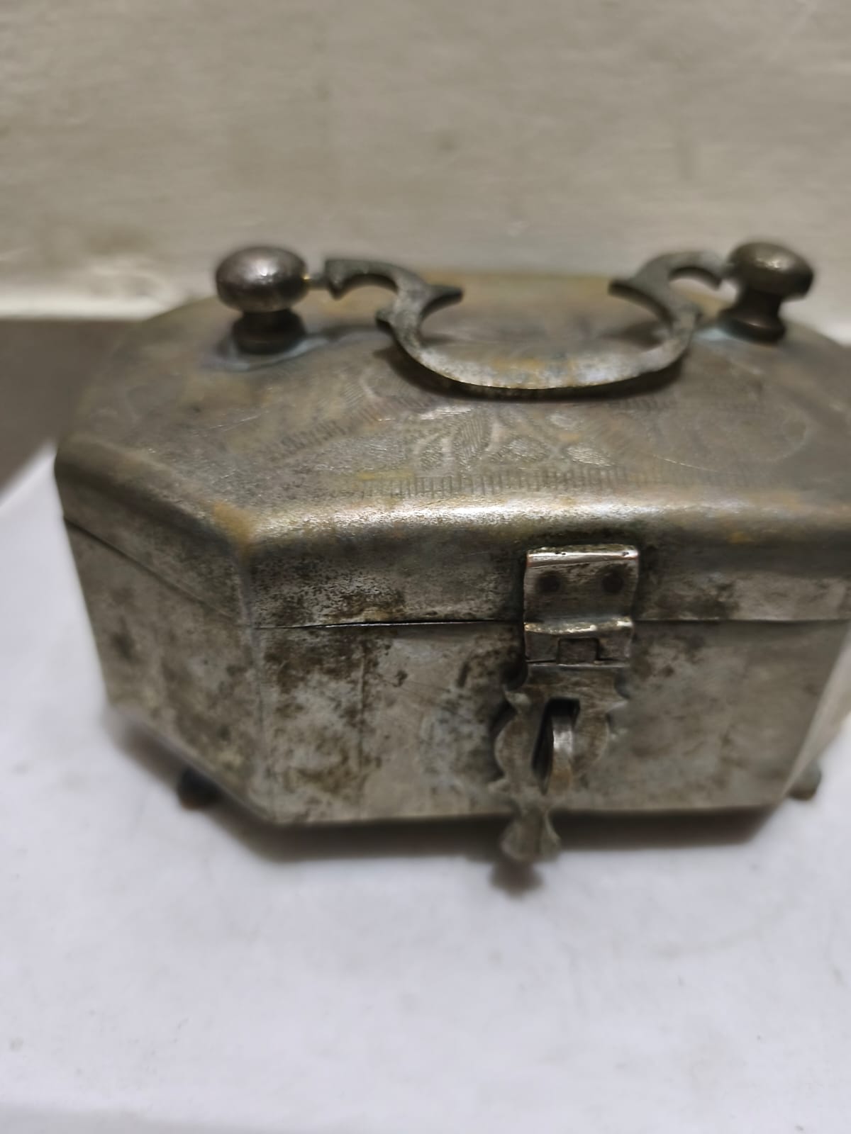 পিতলের পানদান বা পান কৌটা