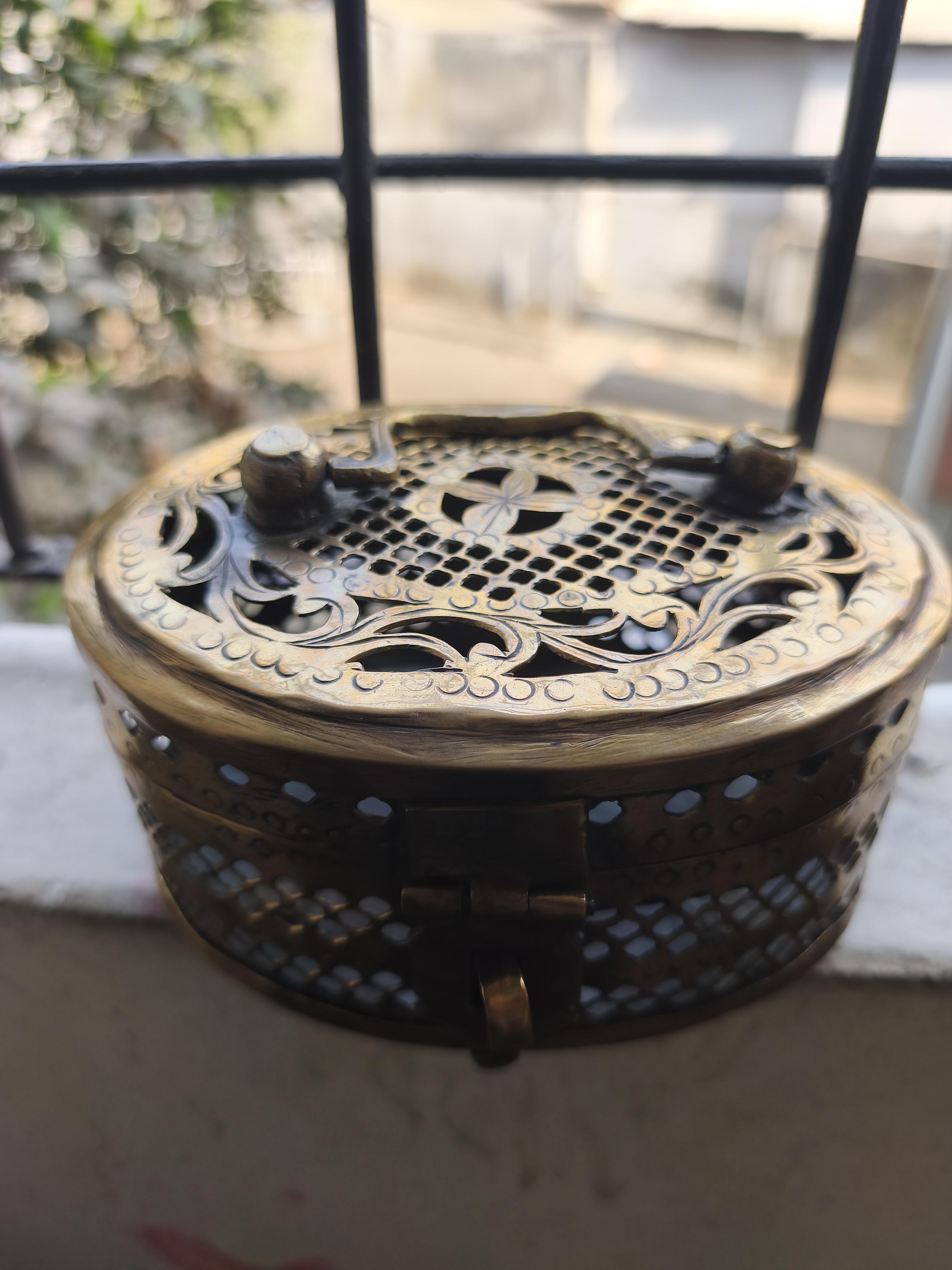 পুরাতন পিতলের গহনার বক্স (Jewelry Box)