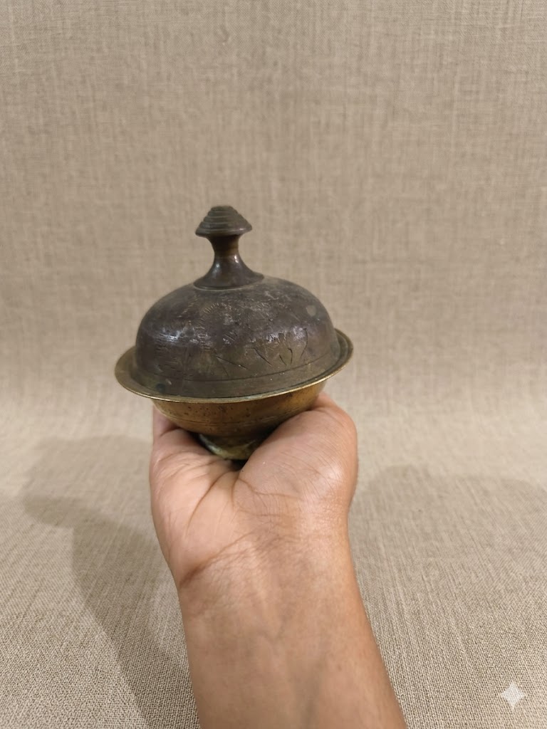 পিতলের বাটি ও ঢাকনা