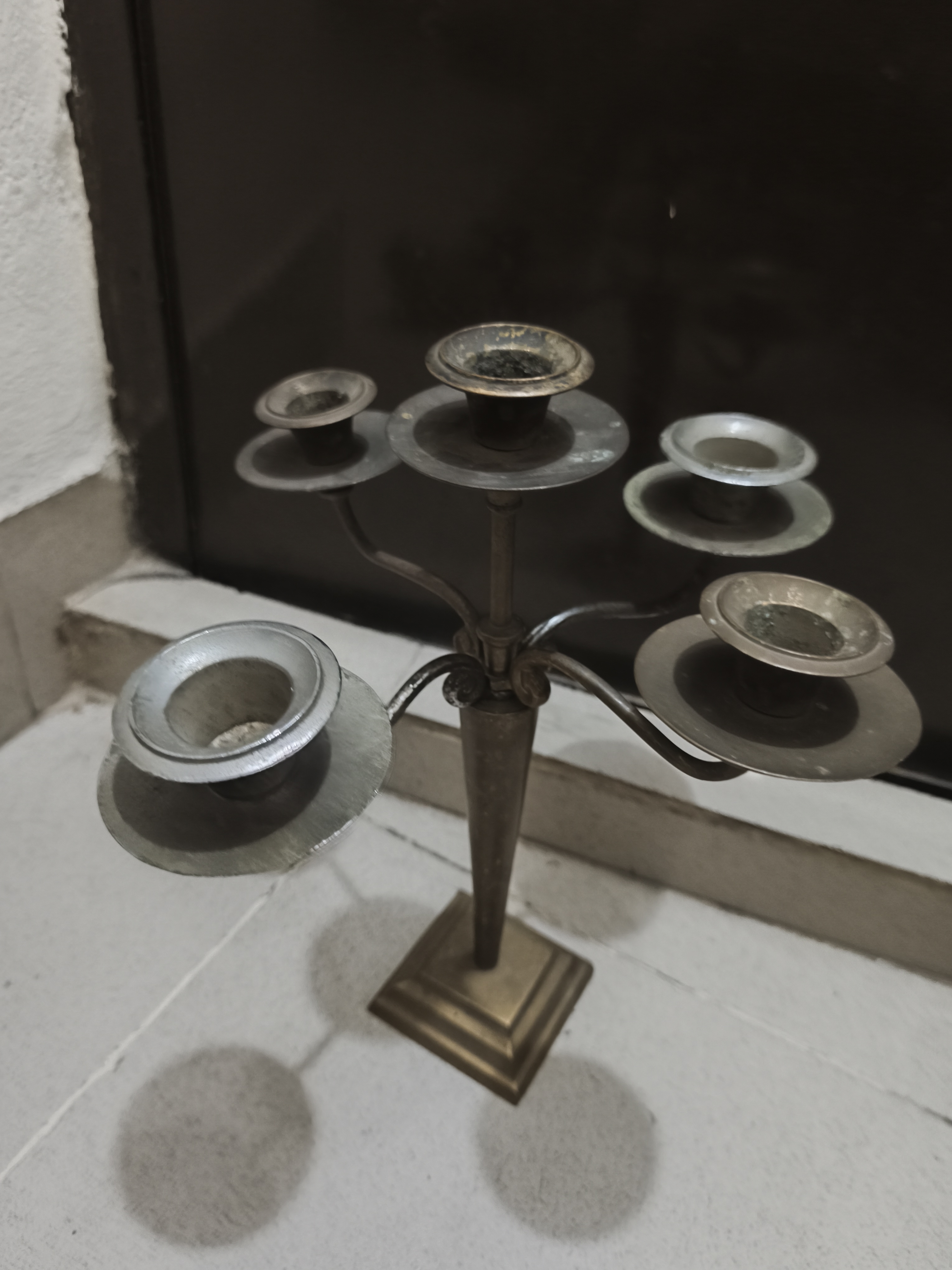 পুরাতন পিতলের পাঁচ মাথার ক্যান্ডেলব্রা /মোমদানি