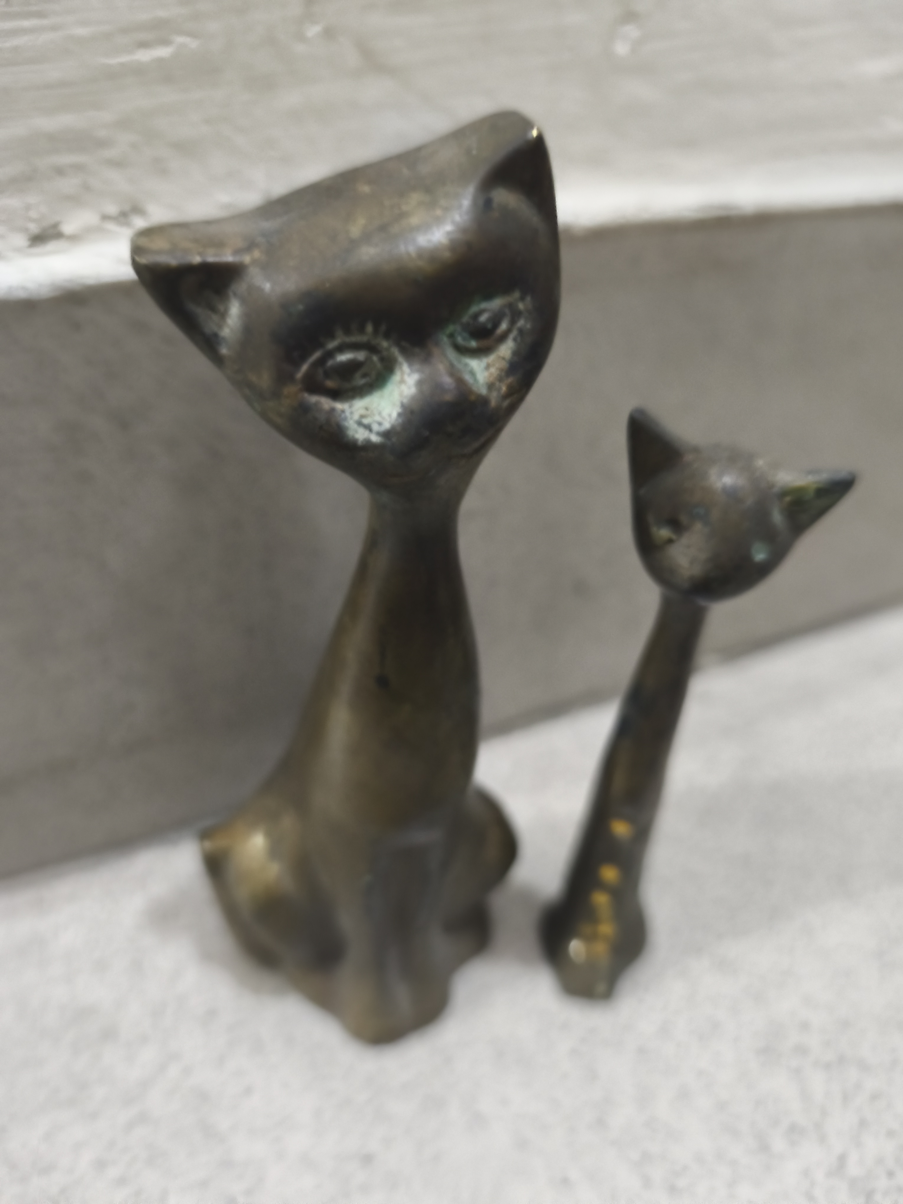 মিড-সেঞ্চুরি মডার্ন (MCM) এক জোড়া বিড়ালের মূর্তি