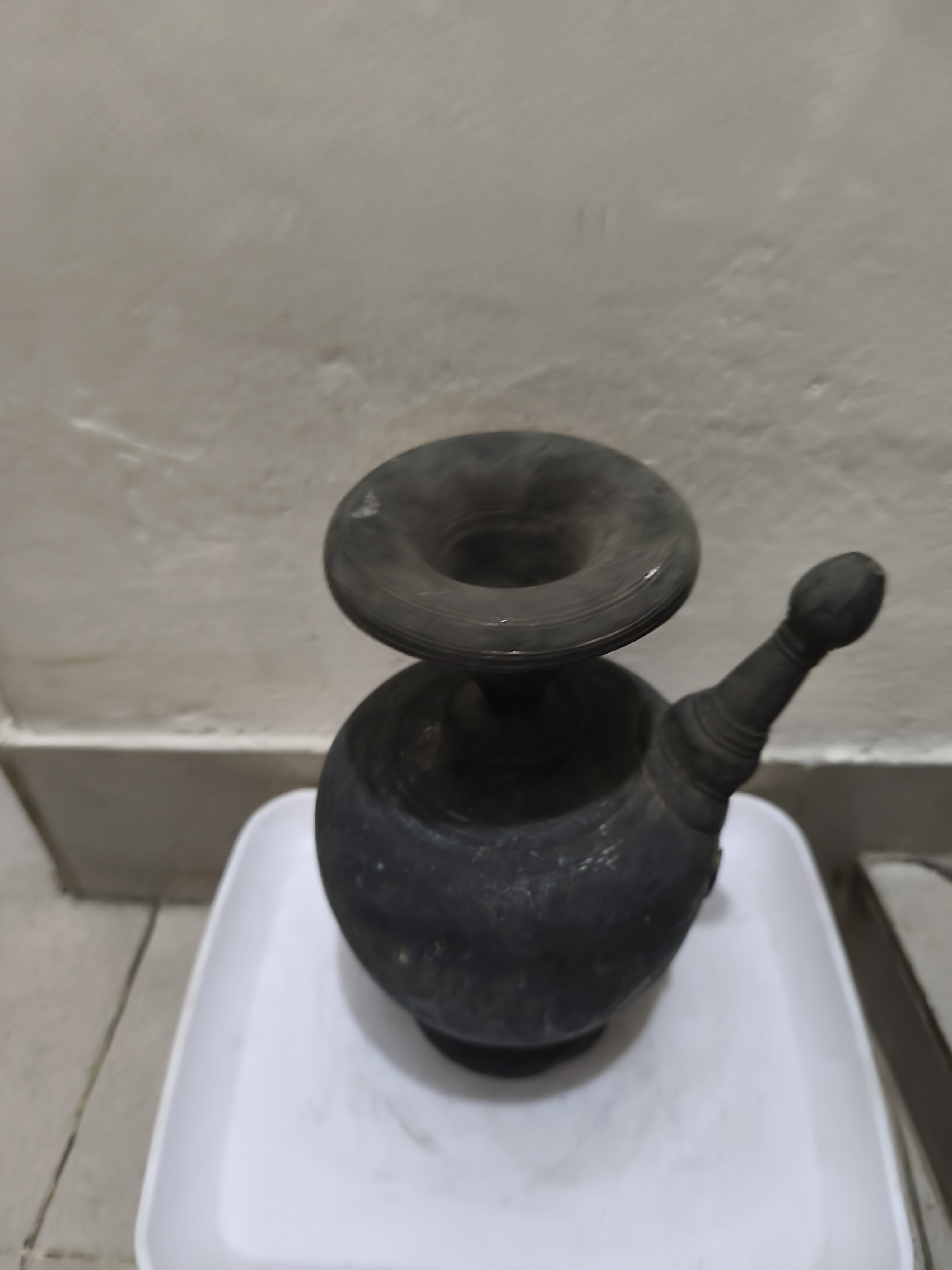 পিতলের গাড়ু বা পানি ঢালার পাত্র