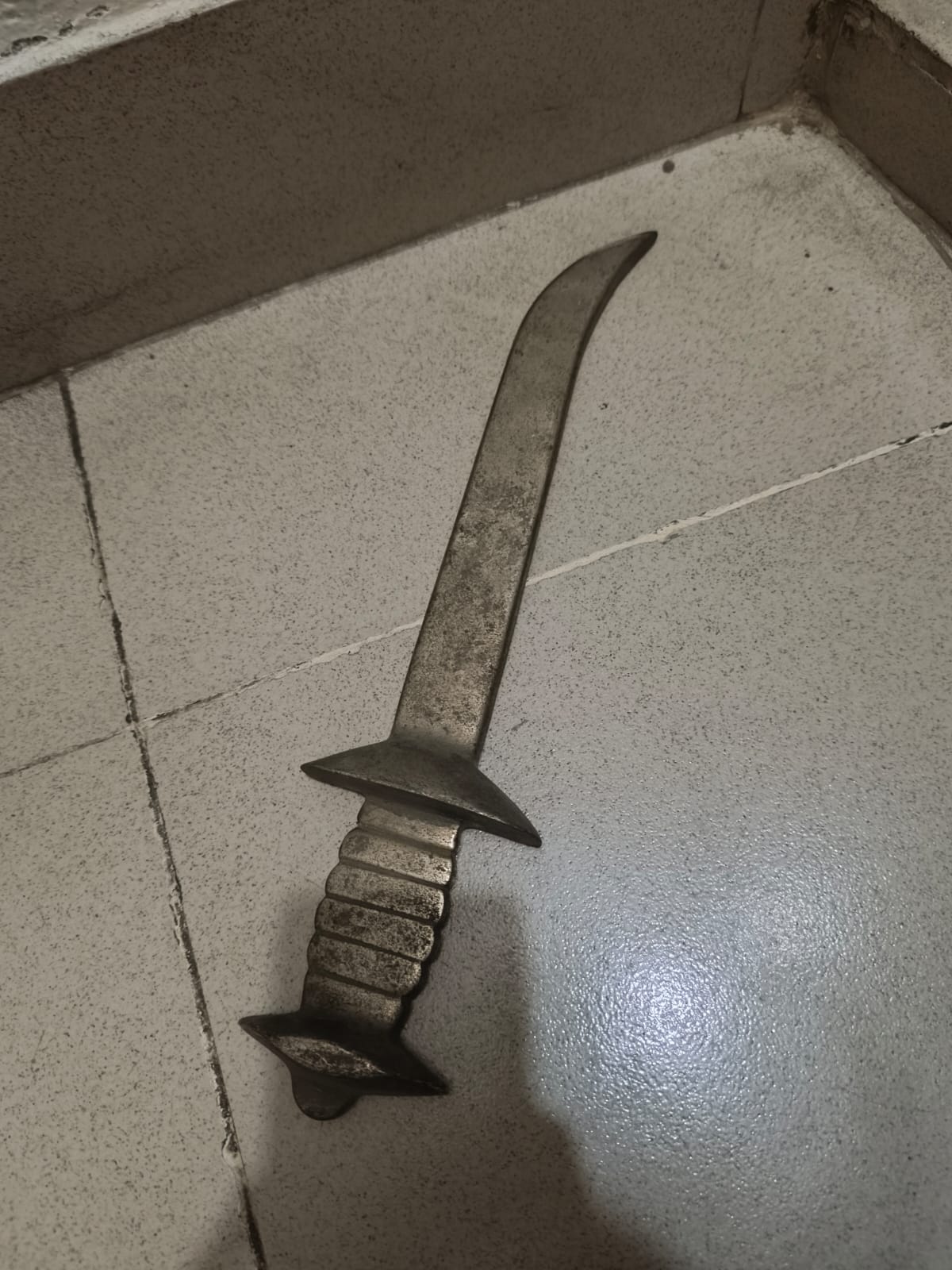 তলোয়ার বা বড় ছুরি