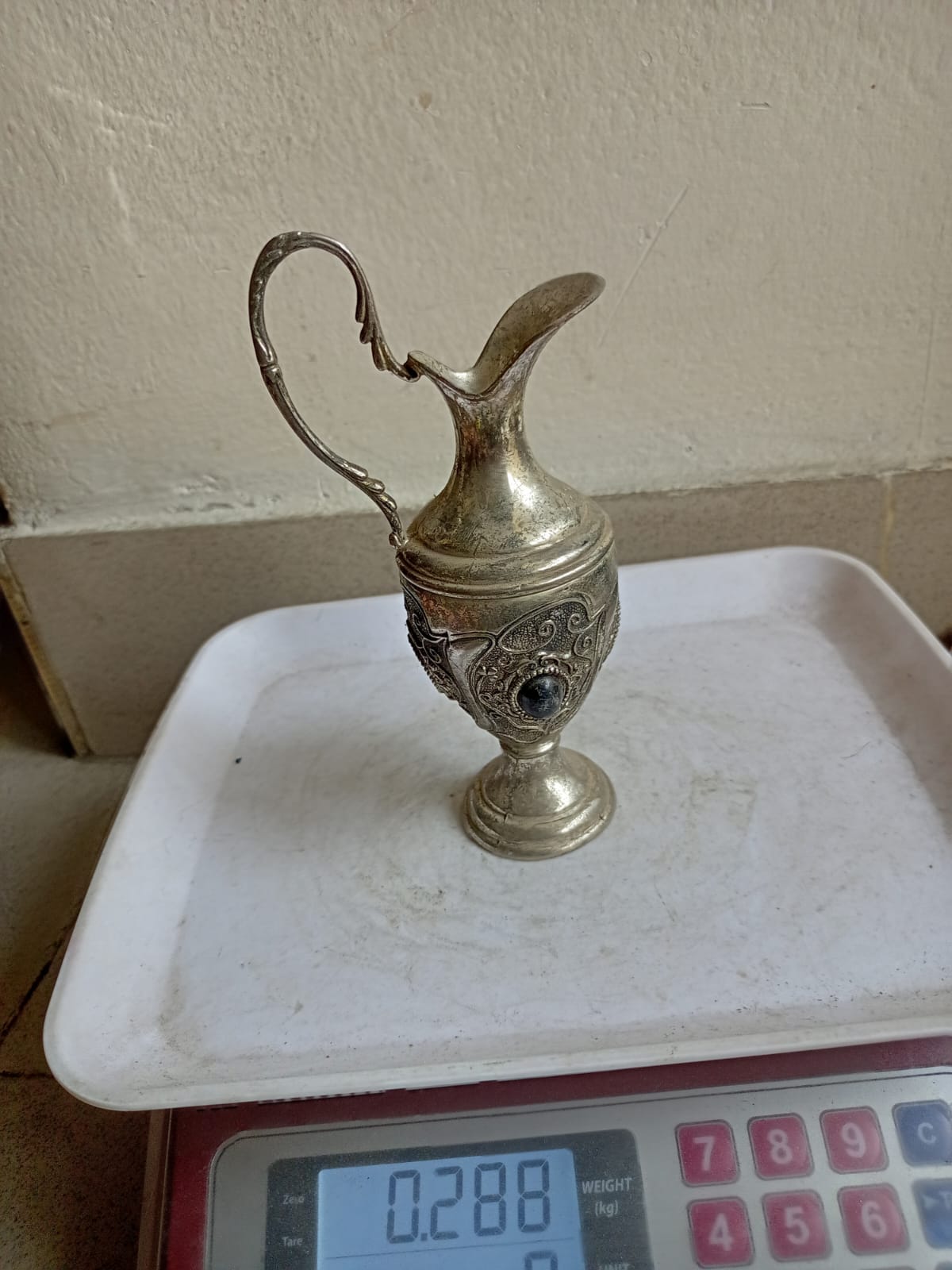 অ্যান্টিক সিলভার পিচার বা জগ